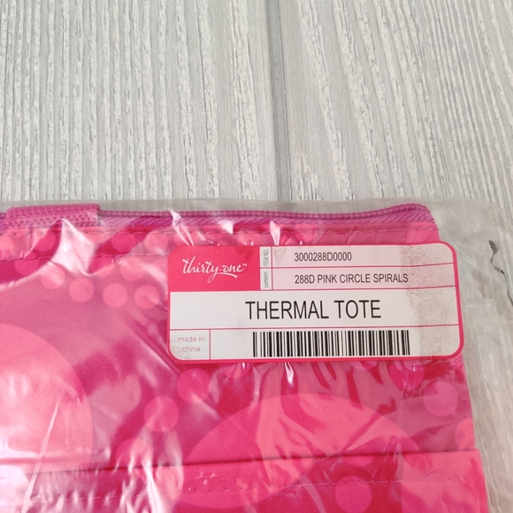 Thirty-one Pink Circle Spiral Thermal 31 Lunch Bag - Picture 2 of 10
